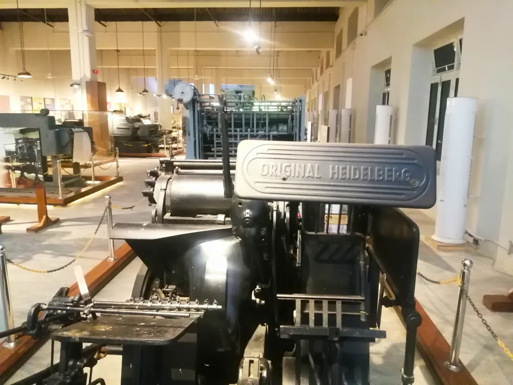 ORIGINAL HEIDELBERG PRINTING PRESS AT PRINTING PRESS MUSEUM BY TRAVEL DAASTAN